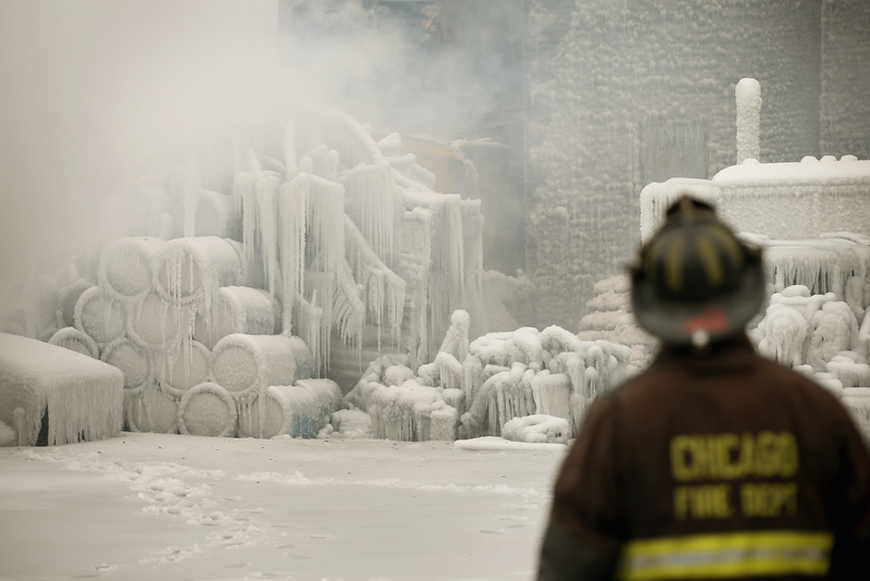 Illustration for article titled Incendio de hielo, o qué ocurre cuando apagas un fuego a temperaturas bajo cero